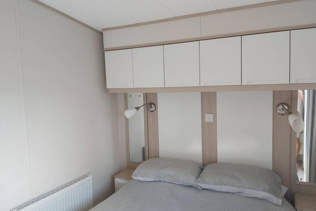 8 Berth Caravan At Parkdean Camber Sands 外观 照片