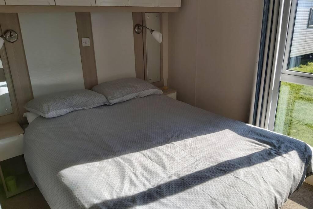 8 Berth Caravan At Parkdean Camber Sands 外观 照片