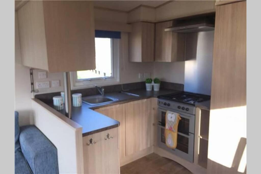 8 Berth Caravan At Parkdean Camber Sands 外观 照片